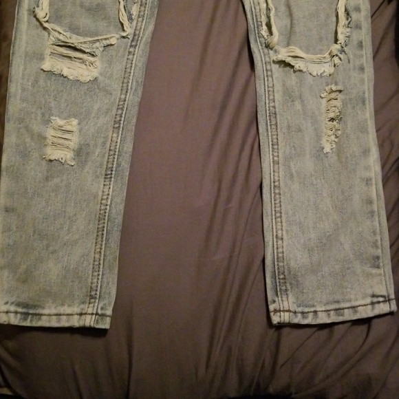 Jeans - Picture 2 of 4